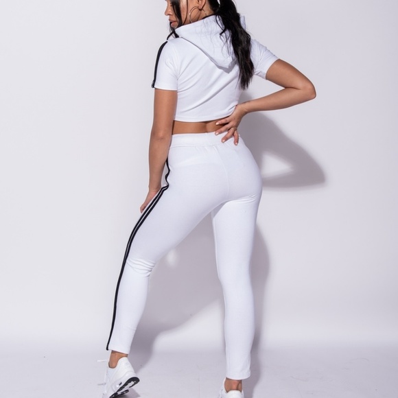 SALE! LAST 1! NWT Hooded Crop Top and Pants Set - Picture 2 of 7